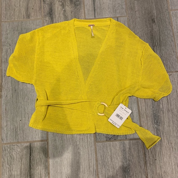 Say hello to your favorite top of the season - Picture 4 of 5